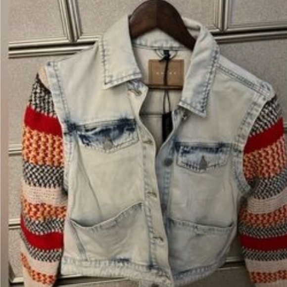 NWT Blank NYC denim jacket with knit sleeves size S - Picture 2 of 10